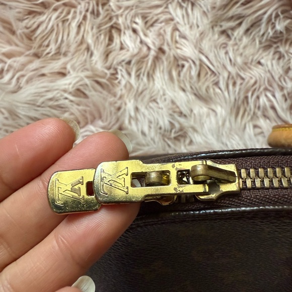 ๐ฏ % Authentic Louis Vuitton LV Hand Bag Alma Brown Monogram bag - Picture 6 of 16